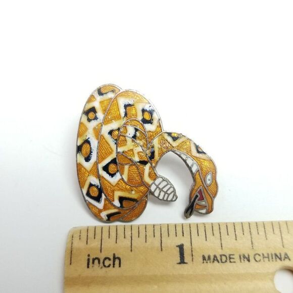 Vintage Diamond Back Rattle Snake Enamel Pin, Retro Brooch, Estate - Picture 4 of 5